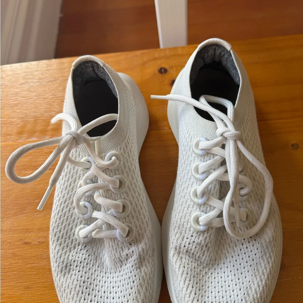Women's White allbirds Shoes - Picture 6 of 7